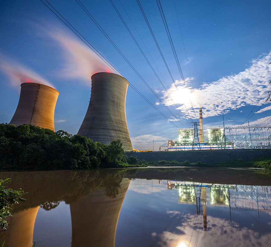 photo of a refinery